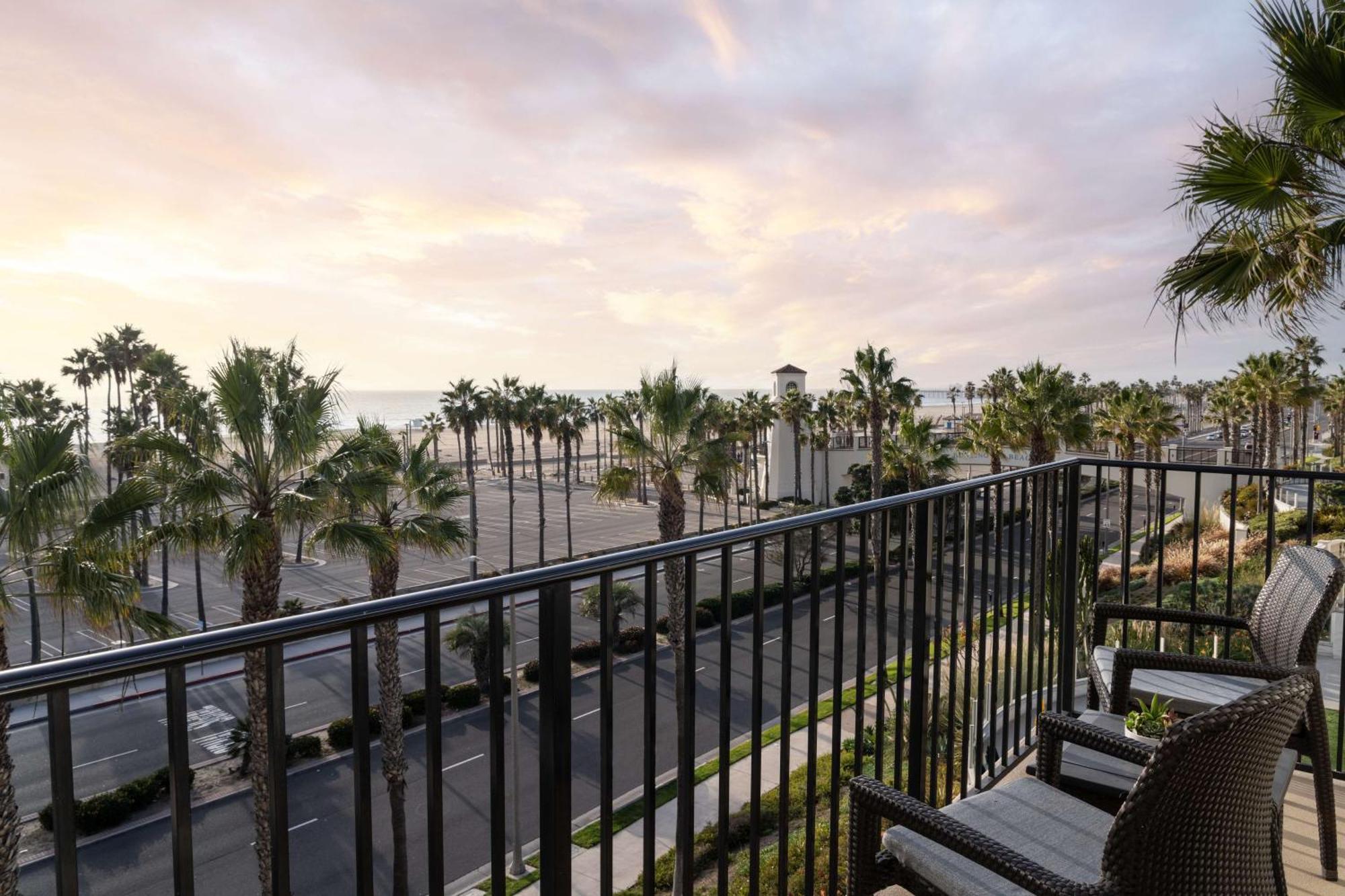 Hyatt Regency Huntington Beach Resort And Spa Exterior photo